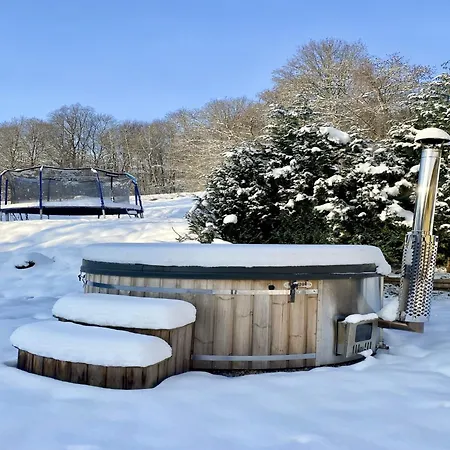 ヴィラ In Near & Hot Tub