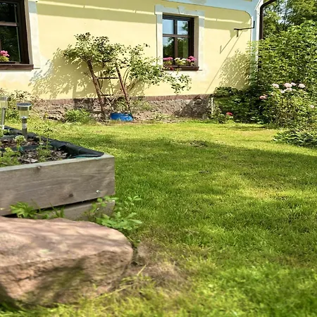In Near & Hot Tub * Rudník